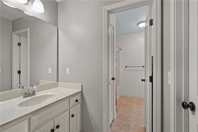 5307 W 165th Terrace, Overland Park, KS 66085