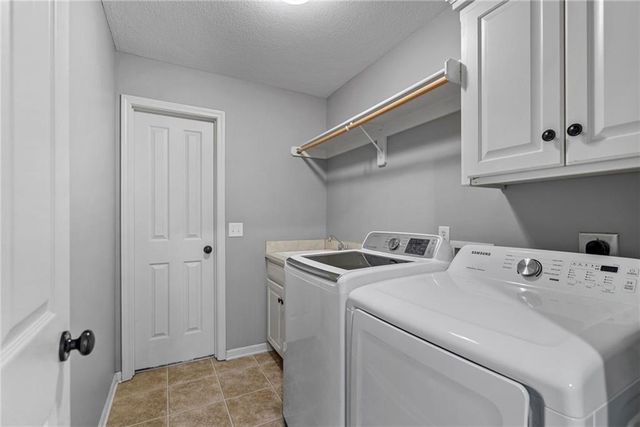 5307 W 165th Terrace, Overland Park, KS 66085