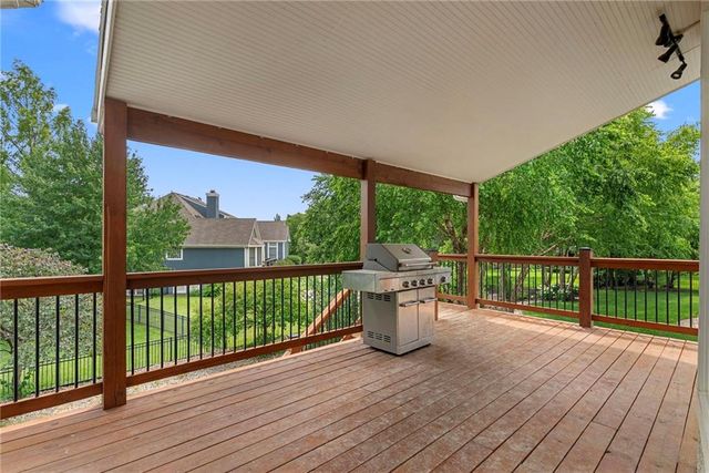 5307 W 165th Terrace, Overland Park, KS 66085