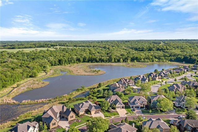 5307 W 165th Terrace, Overland Park, KS 66085