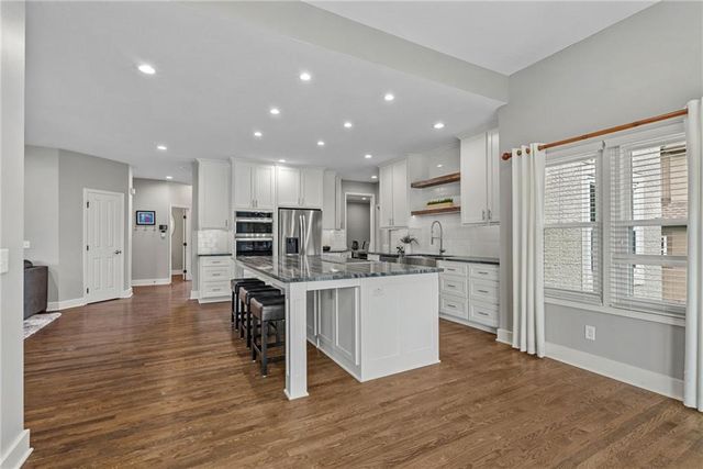 5307 W 165th Terrace, Overland Park, KS 66085