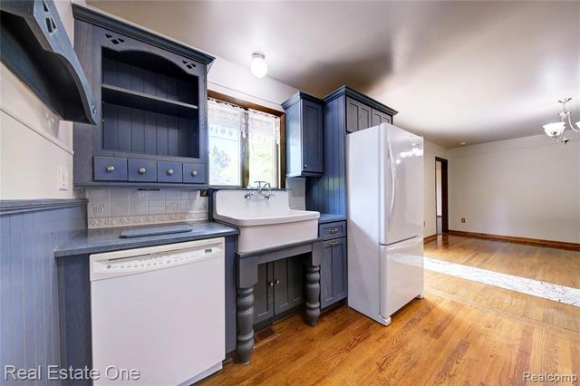3125 W Commerce Road, Milford, MI 48380