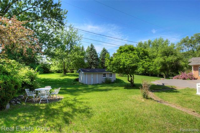 3125 W Commerce Road, Milford, MI 48380