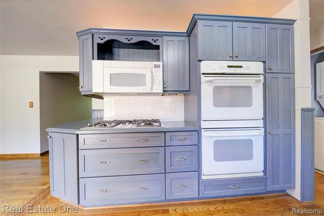 3125 W Commerce Road, Milford, MI 48380