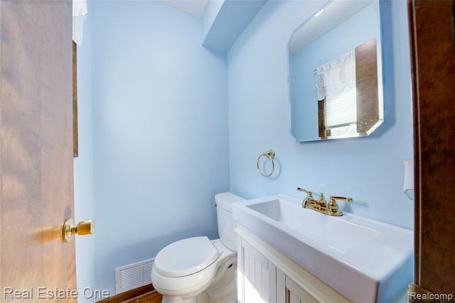 3125 W Commerce Road, Milford, MI 48380