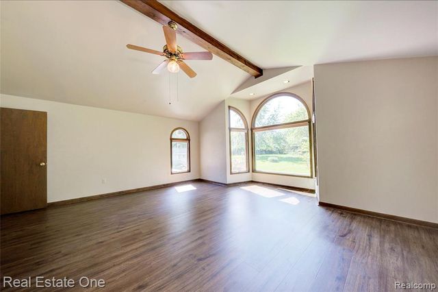 3125 W Commerce Road, Milford, MI 48380