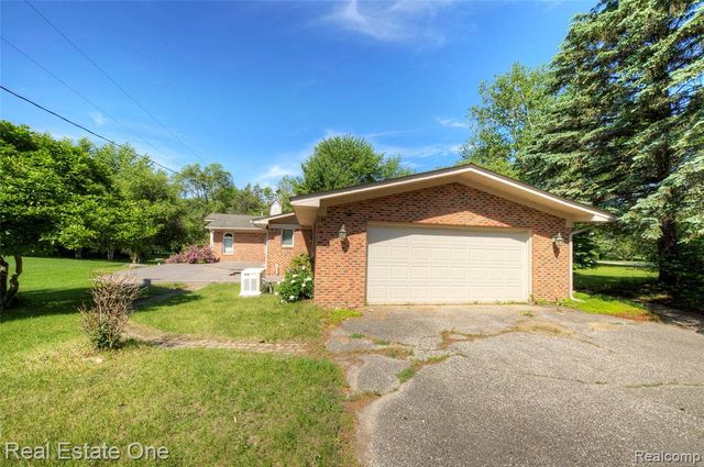 3125 W Commerce Road, Milford, MI 48380