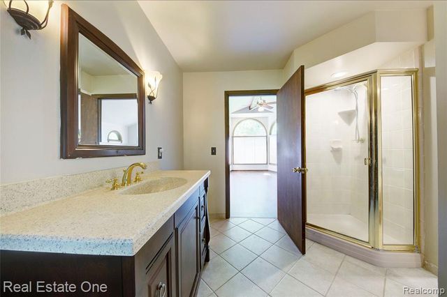 3125 W Commerce Road, Milford, MI 48380