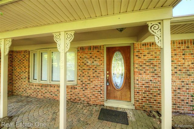 3125 W Commerce Road, Milford, MI 48380