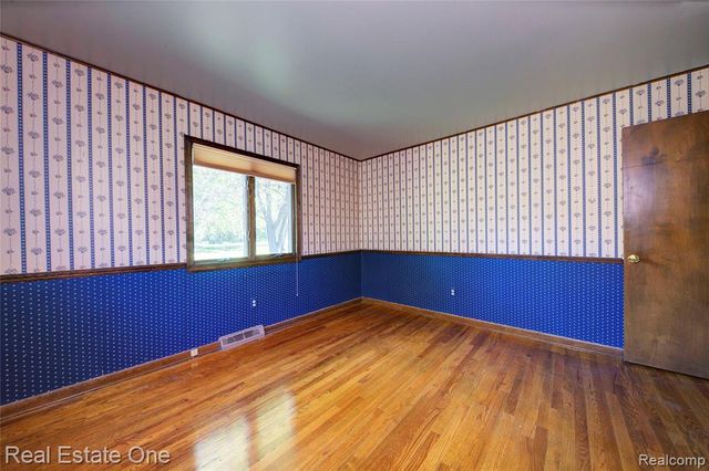 3125 W Commerce Road, Milford, MI 48380