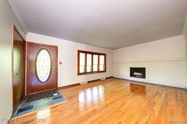 3125 W Commerce Road, Milford, MI 48380
