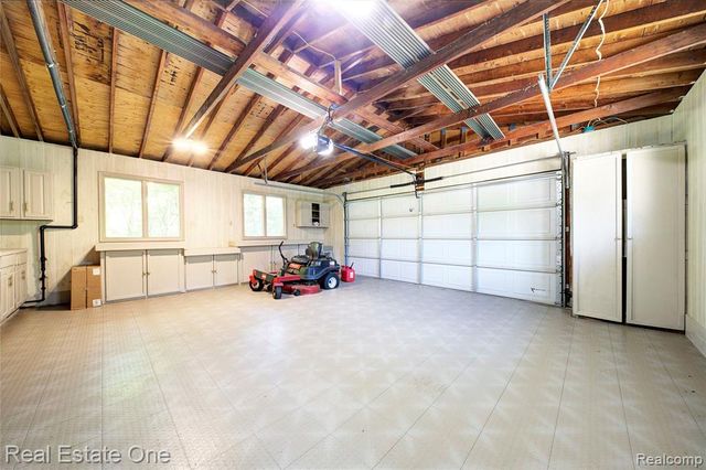 3125 W Commerce Road, Milford, MI 48380