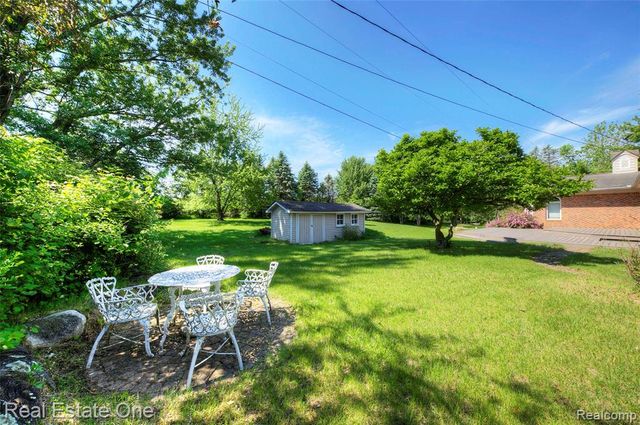3125 W Commerce Road, Milford, MI 48380