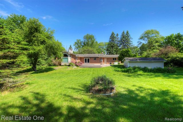 3125 W Commerce Road, Milford, MI 48380