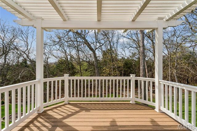 17355 Hilltop Ridge Drive, Eureka, MO 63025