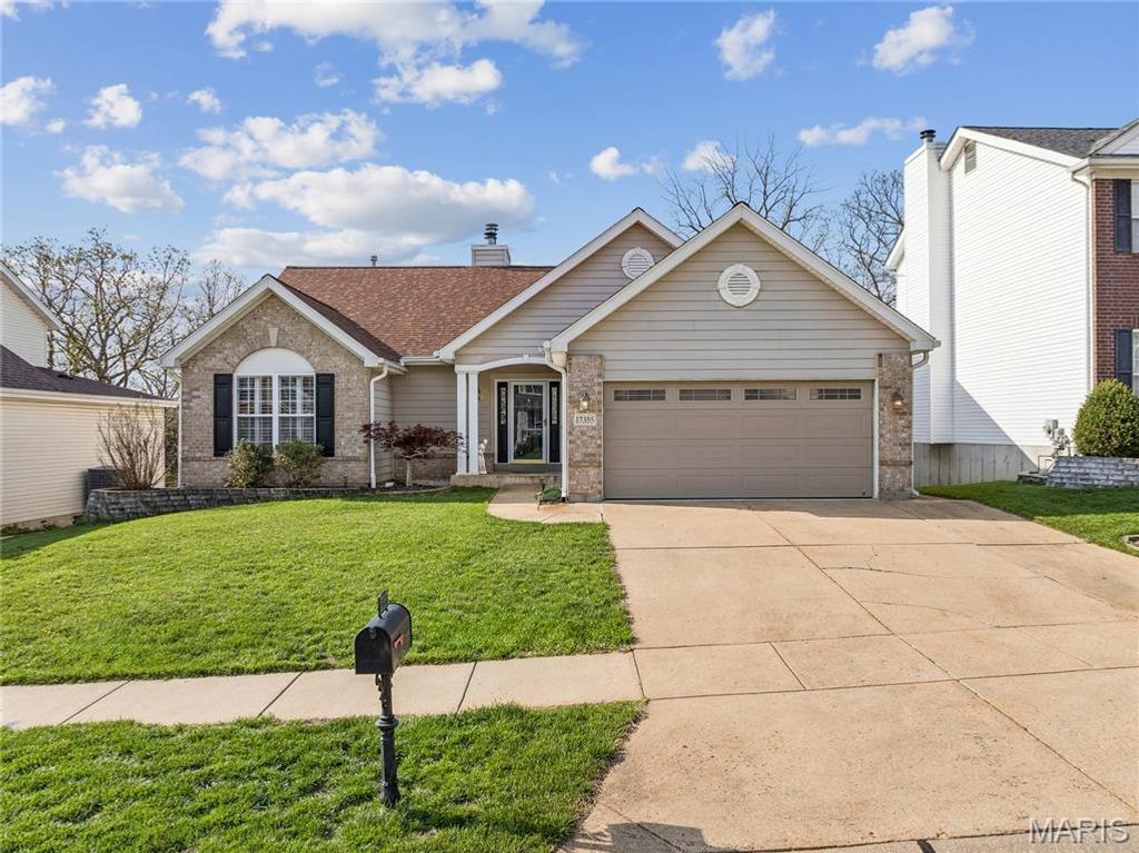 17355 Hilltop Ridge Drive, Eureka, MO 63025