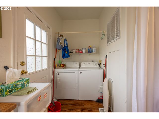 252 WENAHA Ln, Roseburg, OR 97471