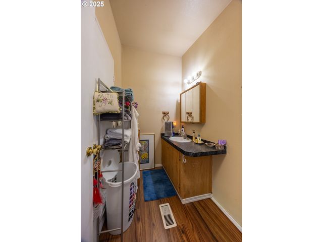 252 WENAHA Ln, Roseburg, OR 97471