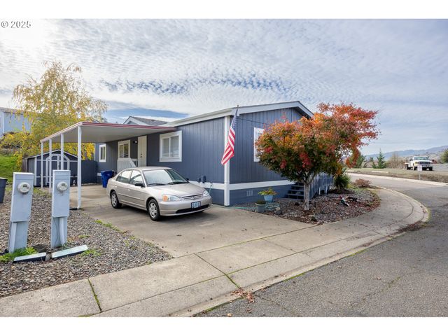 252 WENAHA Ln, Roseburg, OR 97471