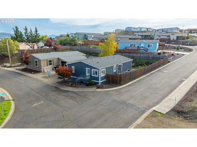 252 WENAHA Ln, Roseburg, OR 97471