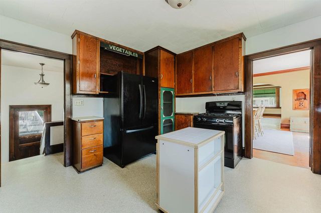 841 MT VERNON STREET, Oshkosh, WI 54901