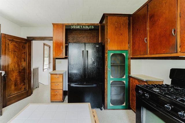 841 MT VERNON STREET, Oshkosh, WI 54901