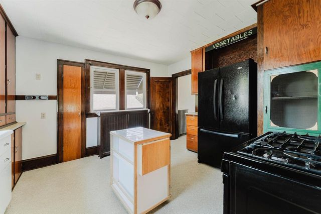 841 MT VERNON STREET, Oshkosh, WI 54901