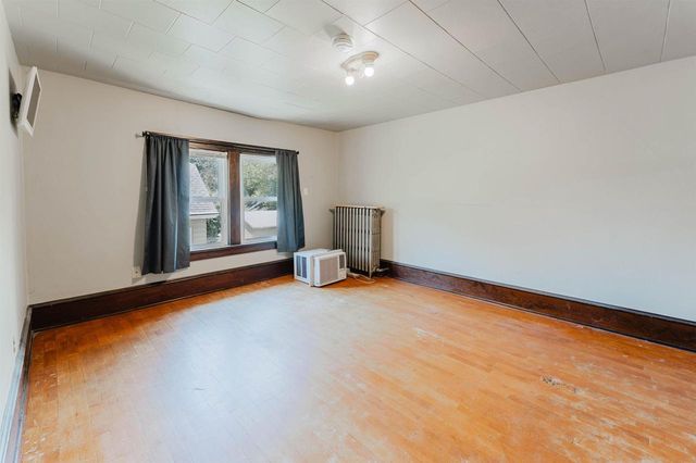 841 MT VERNON STREET, Oshkosh, WI 54901