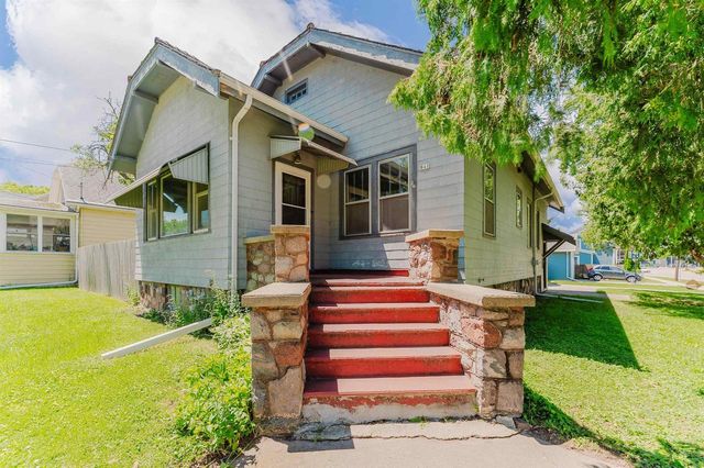 841 MT VERNON STREET, Oshkosh, WI 54901