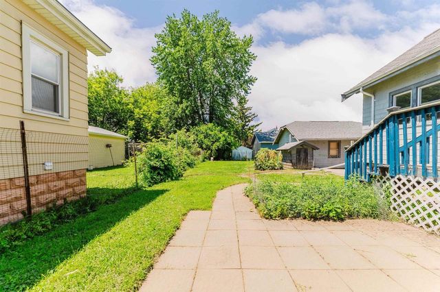 841 MT VERNON STREET, Oshkosh, WI 54901