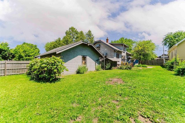 841 MT VERNON STREET, Oshkosh, WI 54901