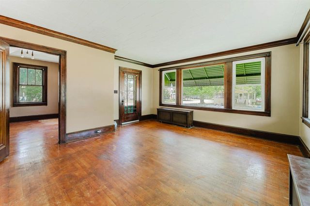 841 MT VERNON STREET, Oshkosh, WI 54901