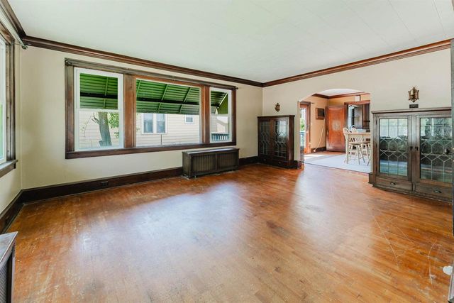 841 MT VERNON STREET, Oshkosh, WI 54901