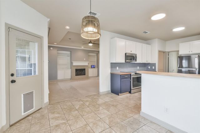 10909 Redbird, Conroe, TX 77385