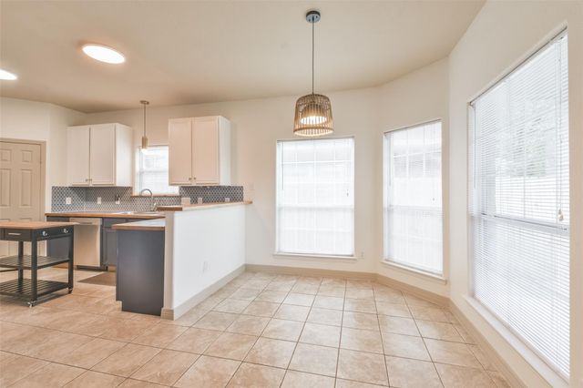 10909 Redbird, Conroe, TX 77385