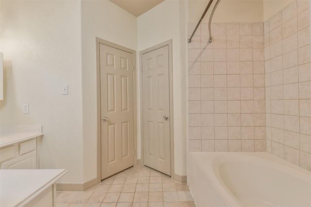 10909 Redbird, Conroe, TX 77385