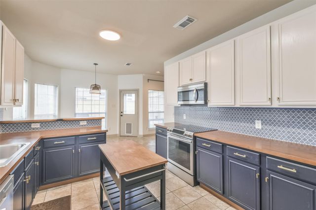 10909 Redbird, Conroe, TX 77385