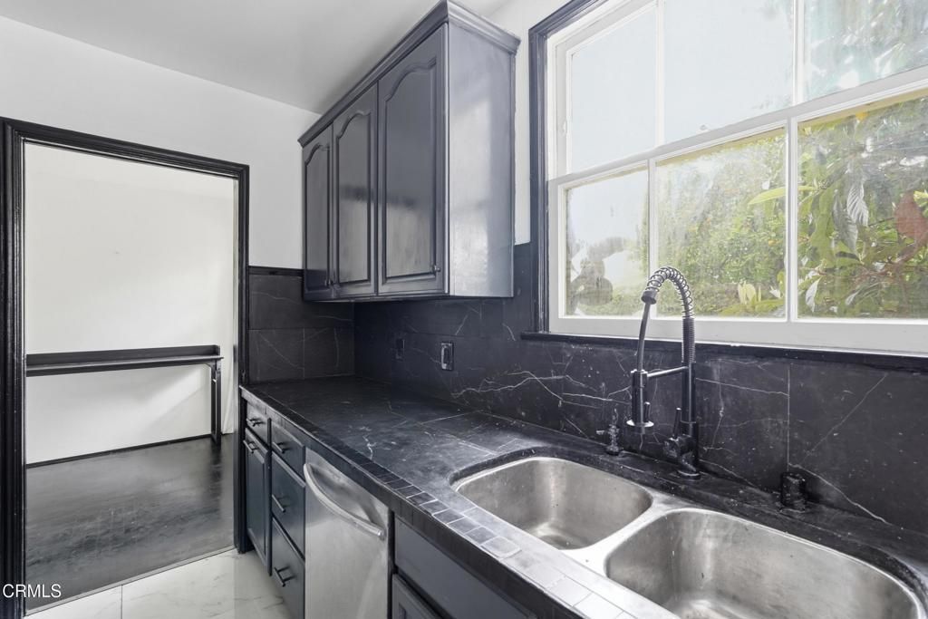 Image 15 of property listing at 525 E Maple Street 2, Glendale, CA 91205