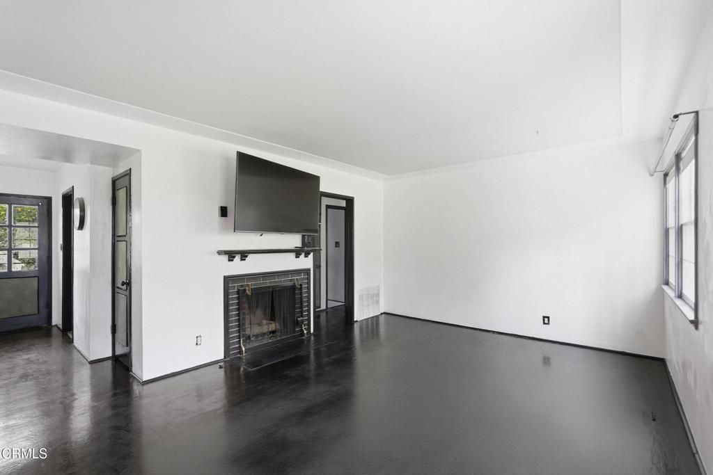 Image 2 of property listing at 525 E Maple Street 2, Glendale, CA 91205
