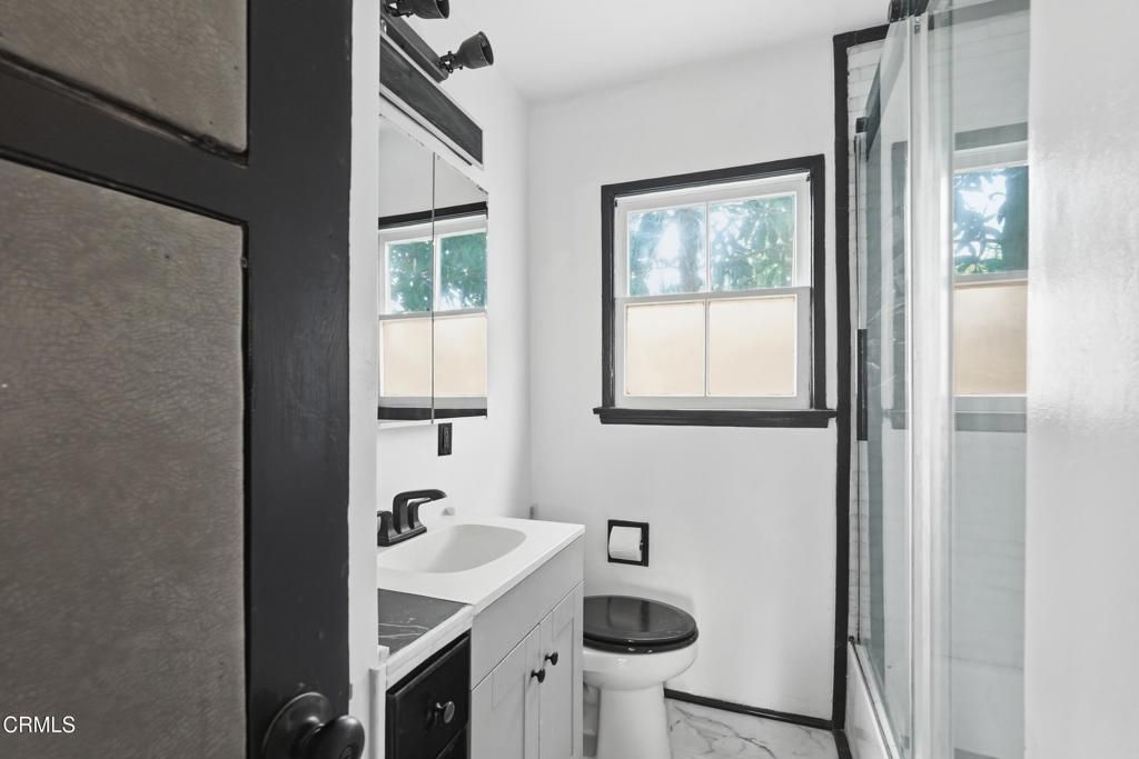 Image 20 of property listing at 525 E Maple Street 2, Glendale, CA 91205