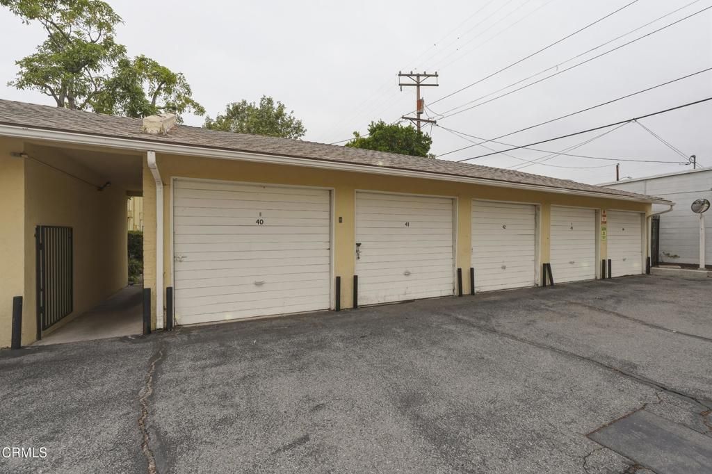 Image 25 of property listing at 525 E Maple Street 2, Glendale, CA 91205