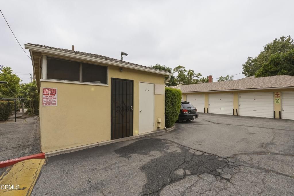 Image 26 of property listing at 525 E Maple Street 2, Glendale, CA 91205