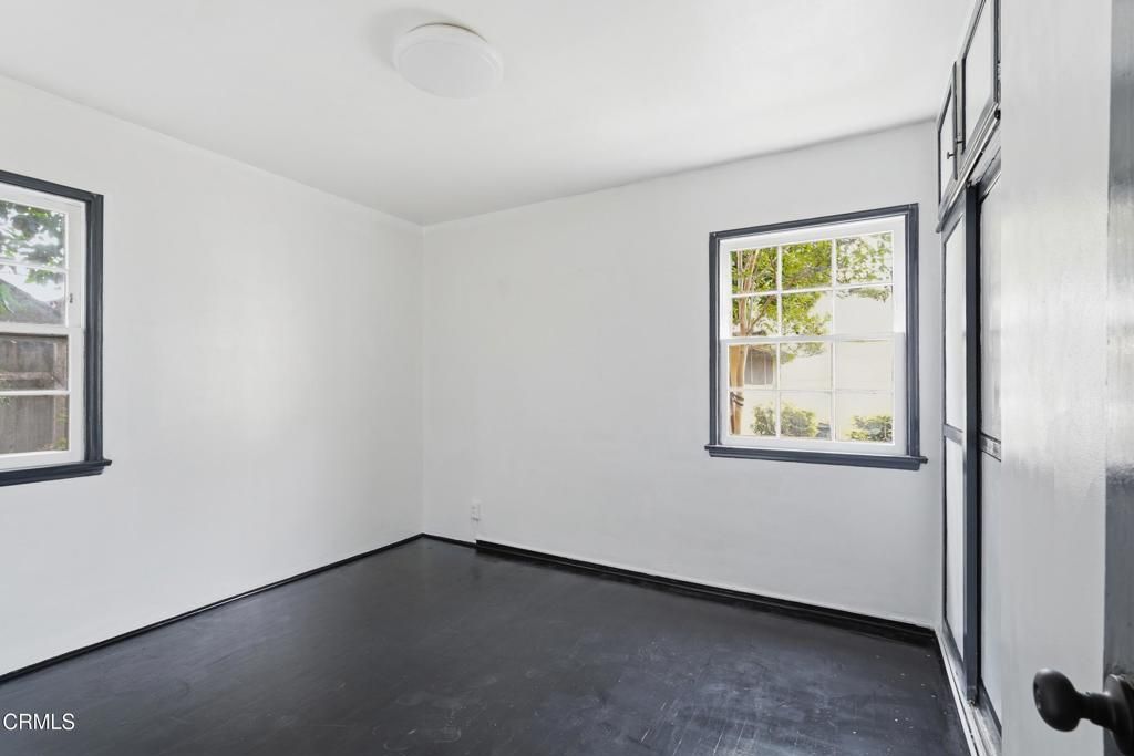 Image 5 of property listing at 525 E Maple Street 2, Glendale, CA 91205