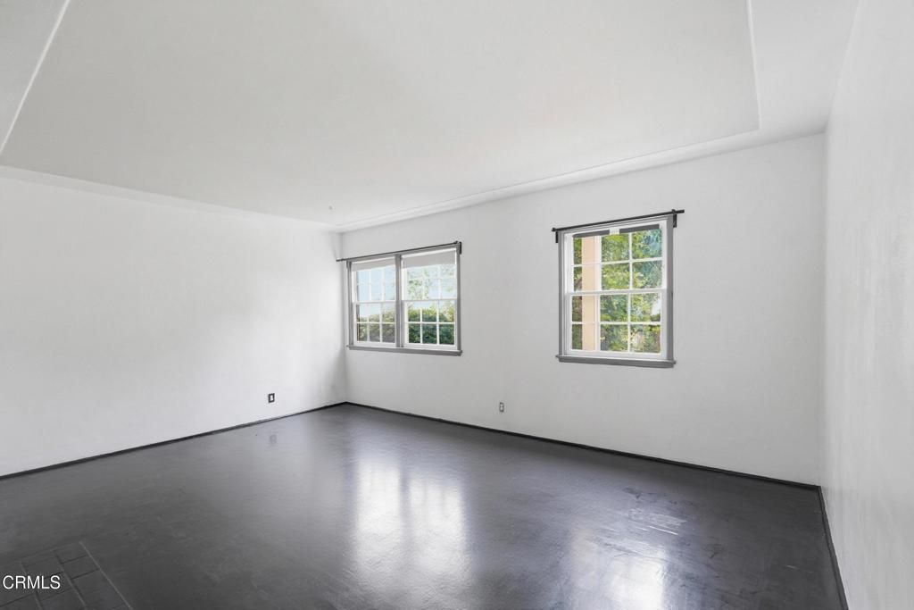 Image 7 of property listing at 525 E Maple Street 2, Glendale, CA 91205