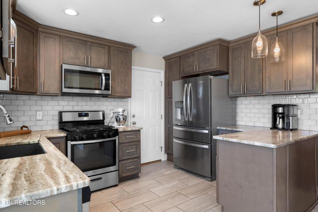 4608 Sand Hill Lane, Knoxville, TN 37918