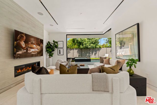 818 N Curson Avenue, Los Angeles, CA 90046