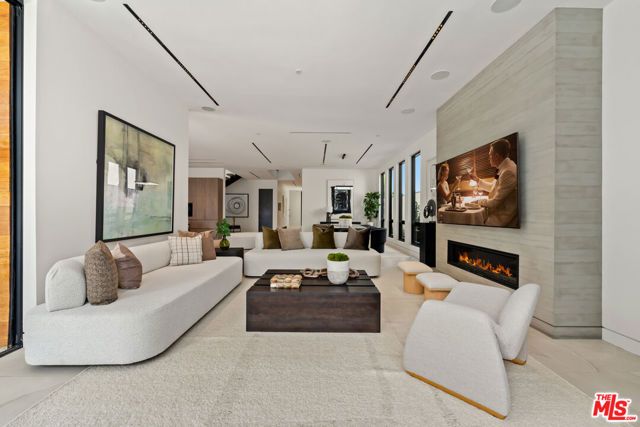 818 N Curson Avenue, Los Angeles, CA 90046