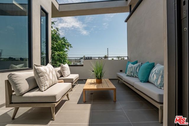 818 N Curson Avenue, Los Angeles, CA 90046