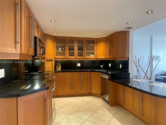199 Ocean Lane Dr 413, Key Biscayne, FL 33149