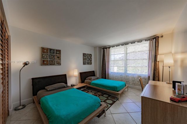 199 Ocean Lane Dr 413, Key Biscayne, FL 33149